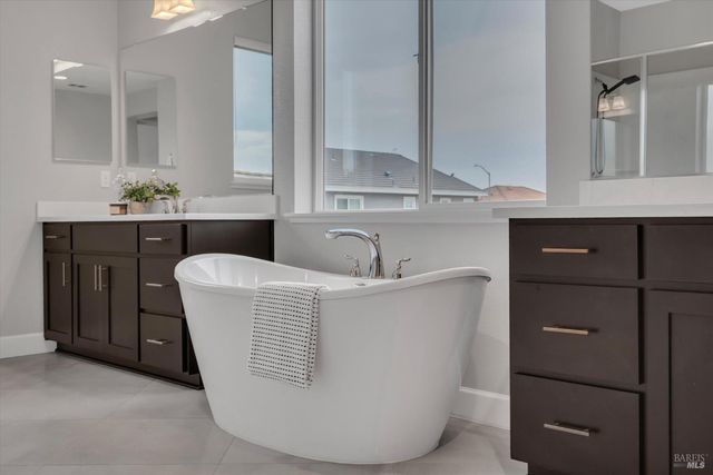 580 Kingbird Cir, Vacaville, CA 95688