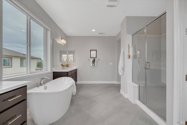 580 Kingbird Cir, Vacaville, CA 95688