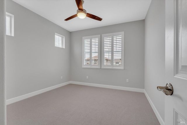 580 Kingbird Cir, Vacaville, CA 95688