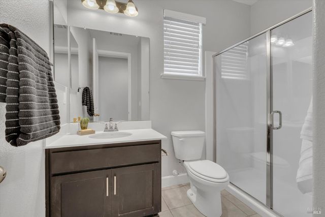 580 Kingbird Cir, Vacaville, CA 95688