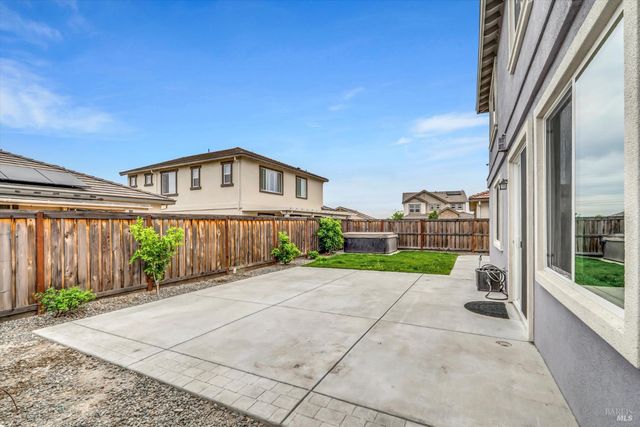 580 Kingbird Cir, Vacaville, CA 95688