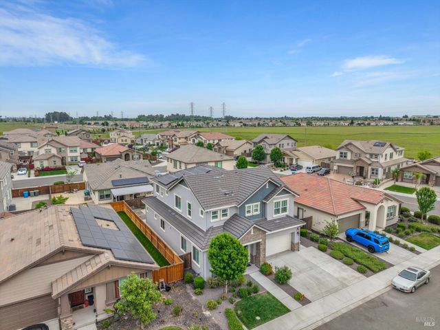 580 Kingbird Cir, Vacaville, CA 95688