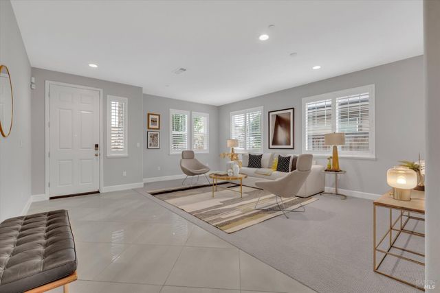 580 Kingbird Cir, Vacaville, CA 95688