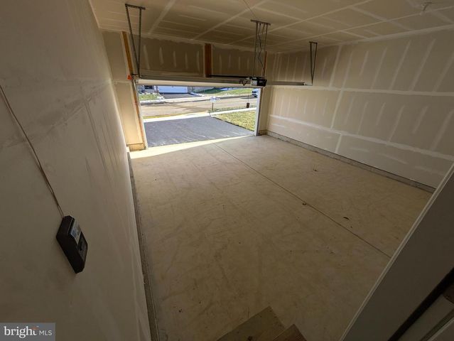 1553 DRESDEN DR, Breinigsville, PA 18031