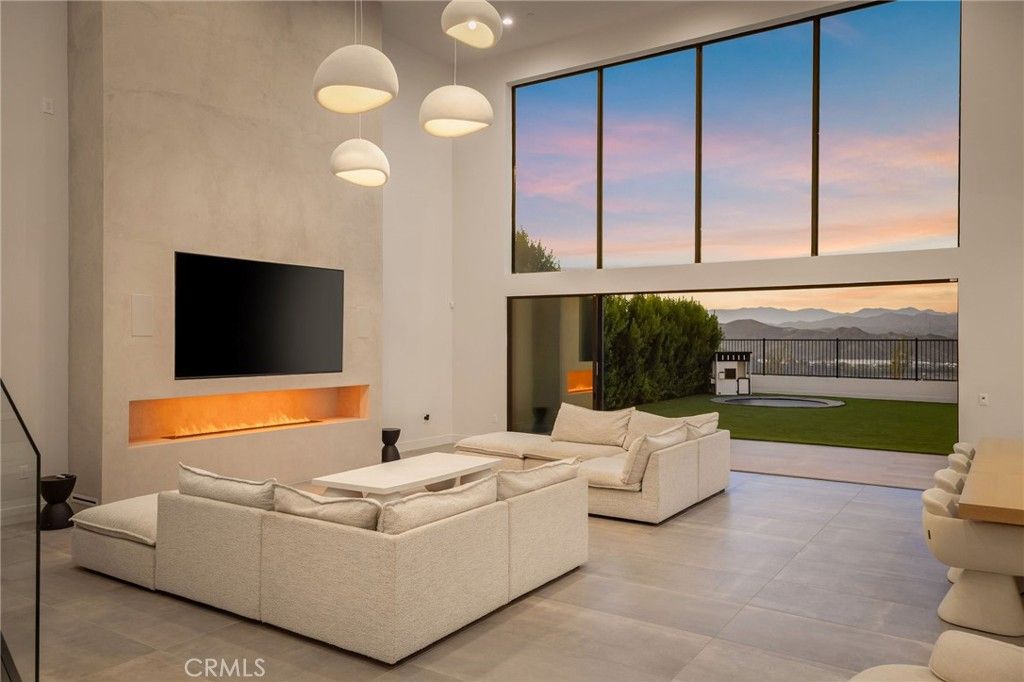 27640 Juniper Lane, Valencia, CA 91381 — exterior