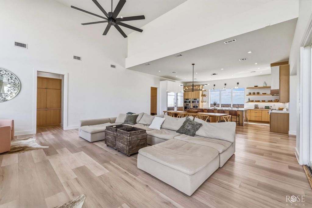 Image 13 of property listing at 8198 S Hawk Avenue, San Angelo, TX 76904