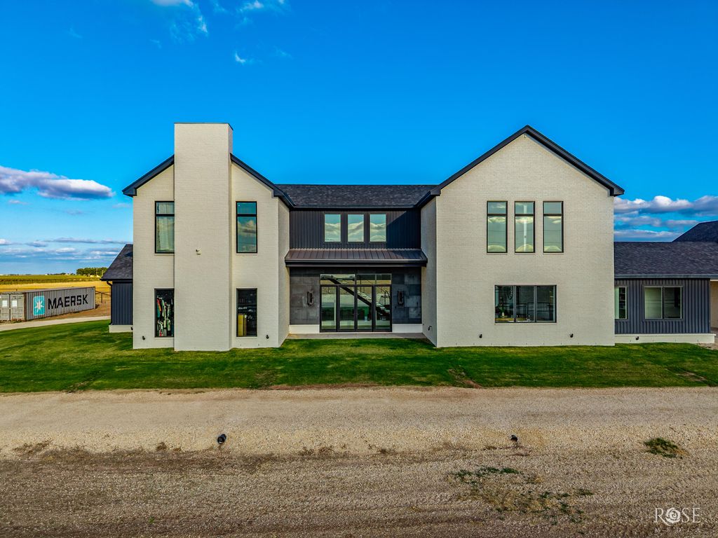 Image 4 of property listing at 8198 S Hawk Avenue, San Angelo, TX 76904