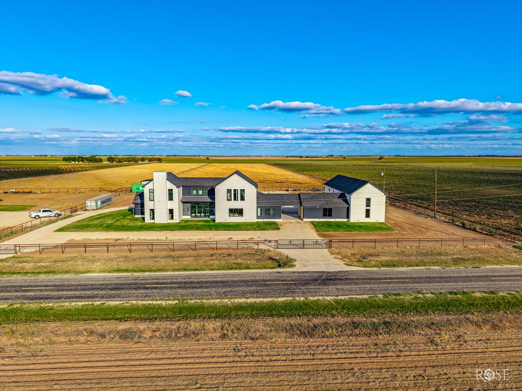Image 6 of property listing at 8198 S Hawk Avenue, San Angelo, TX 76904