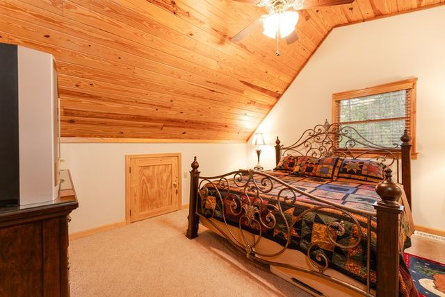 374 Country Lane, Murphy, NC 28906