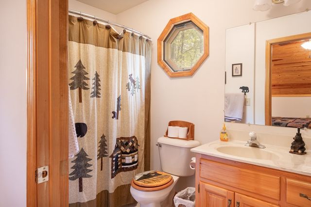 374 Country Lane, Murphy, NC 28906