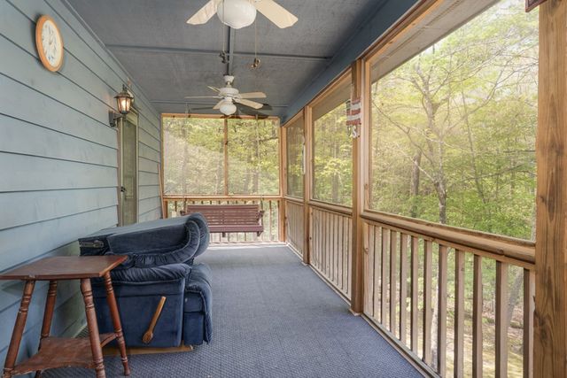 374 Country Lane, Murphy, NC 28906