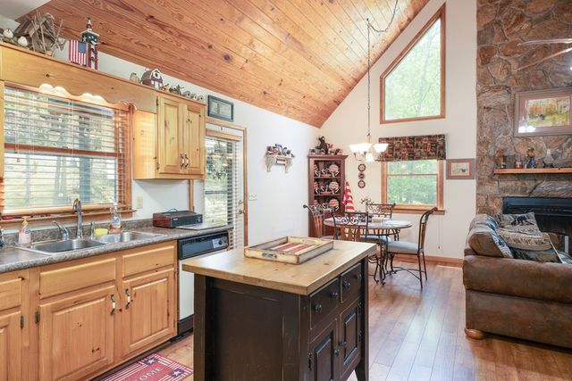374 Country Lane, Murphy, NC 28906