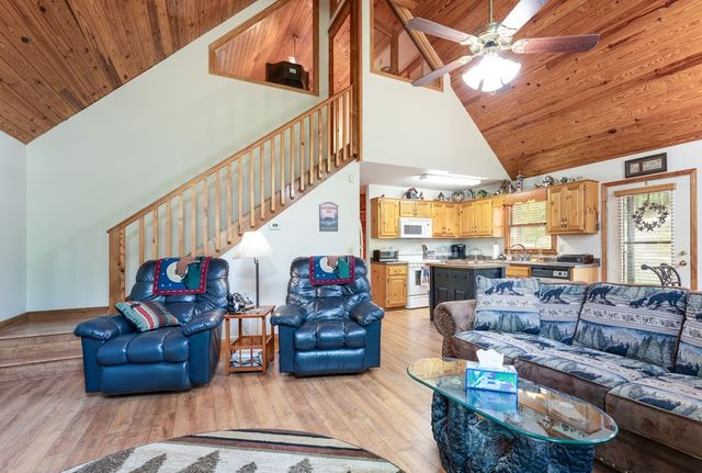 374 Country Lane, Murphy, NC 28906