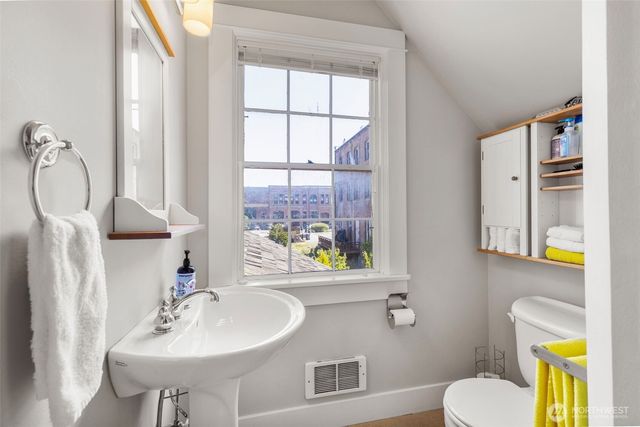230 Quincy Street, Port Townsend, WA 98368