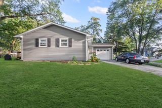 7664 Willow Avenue, Woodridge, IL 60517