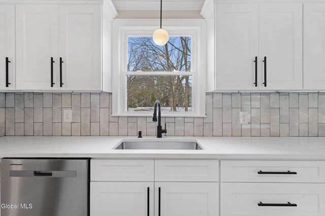 32 Priscilla Lane, Rotterdam, NY 12306