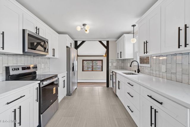 32 Priscilla Lane, Rotterdam, NY 12306