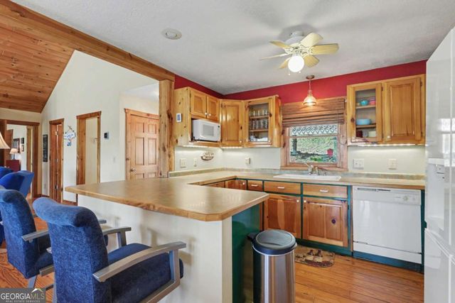 1930 Lakeview Summit Drive, Young Harris, GA 30582