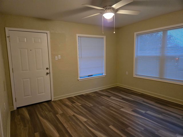 1319 S Houston Ave, Russellville, AR 72801