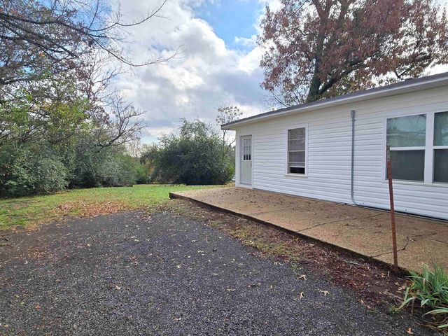 1319 S Houston Ave, Russellville, AR 72801