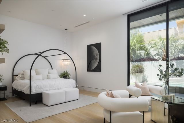 91 Sun Glow Lane, Las Vegas, NV 89135