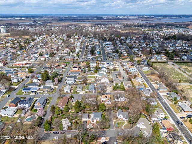 27 Bailey Place, Sayreville Boro, NJ 08872