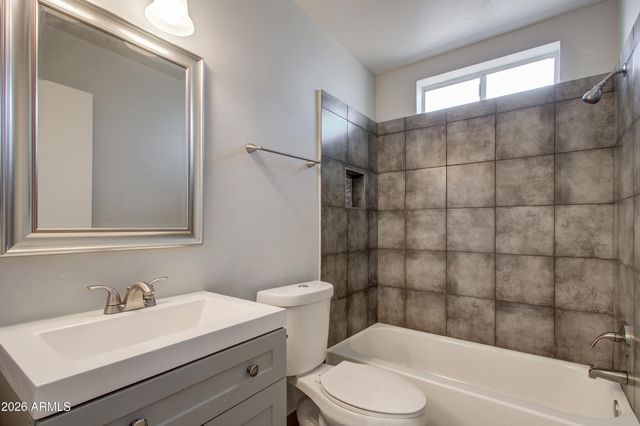 6353 W Mission Lane, Glendale, AZ 85302