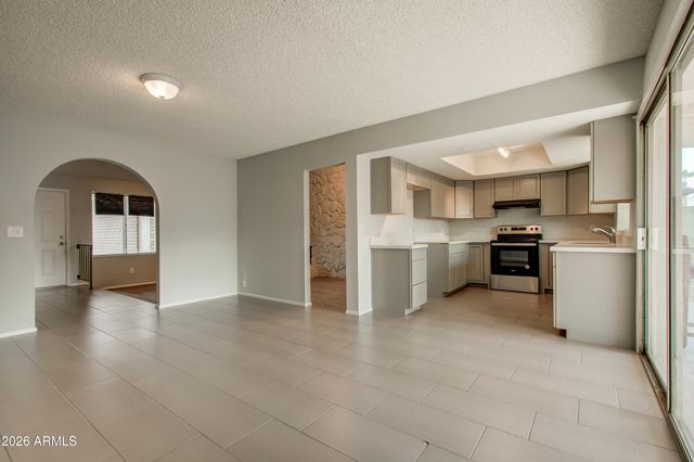 6353 W Mission Lane, Glendale, AZ 85302