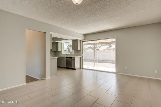 6353 W Mission Lane, Glendale, AZ 85302