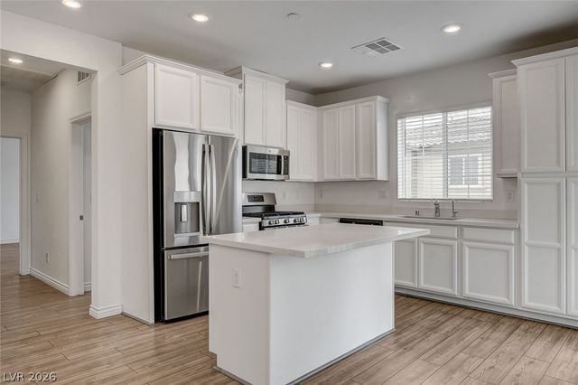 25 Barbara Lane 82, Las Vegas, NV 89183
