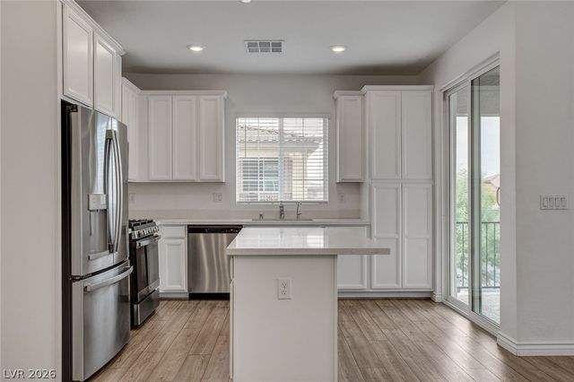25 Barbara Lane 82, Las Vegas, NV 89183