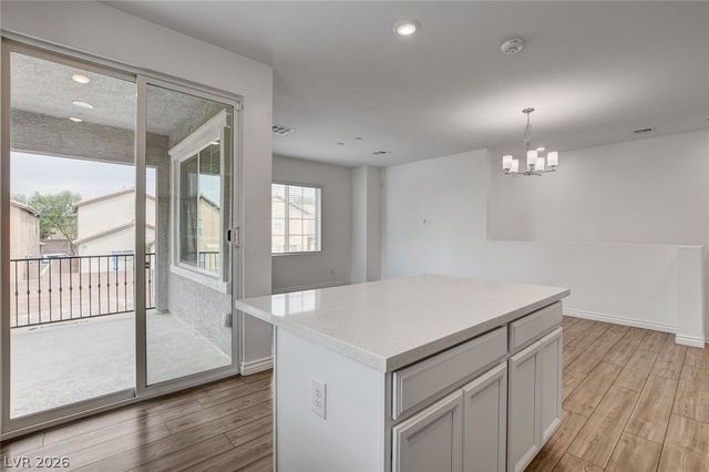 25 Barbara Lane 82, Las Vegas, NV 89183
