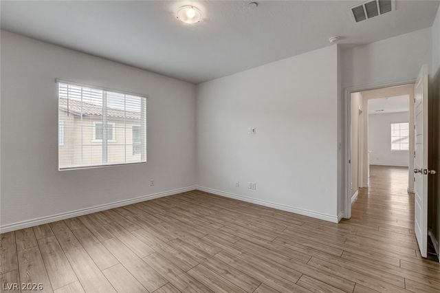 25 Barbara Lane 82, Las Vegas, NV 89183
