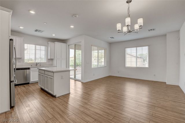 25 Barbara Lane 82, Las Vegas, NV 89183