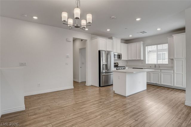 25 Barbara Lane 82, Las Vegas, NV 89183