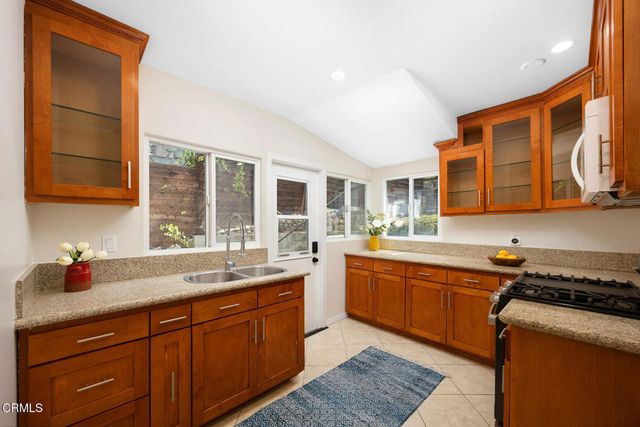 2720 Cunard Street, Los Angeles, CA 90065