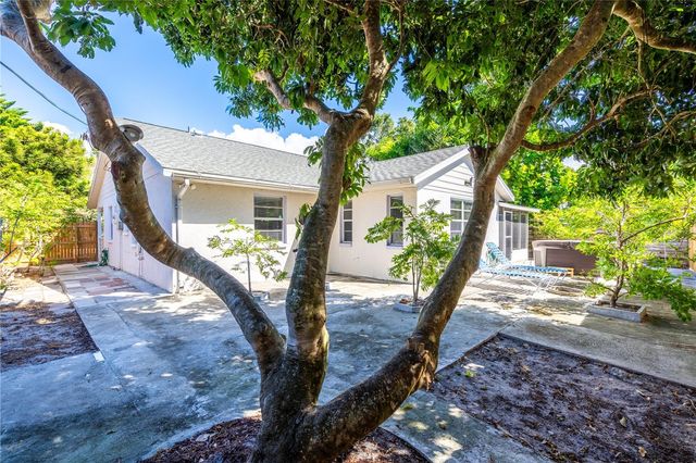 2648 NASSAU STREET, Sarasota, FL 34231