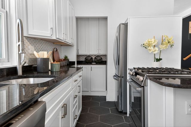 26 Custer St 2, Boston, MA 02130