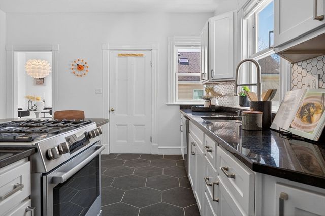 26 Custer St 2, Boston, MA 02130