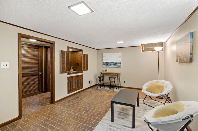 1212 4th Street N, South Saint Paul, MN 55075