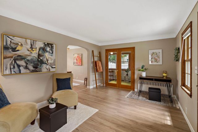 1212 4th Street N, South Saint Paul, MN 55075