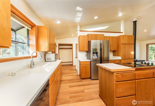 997 Old Olympic Highway, Port Angeles, WA 98362