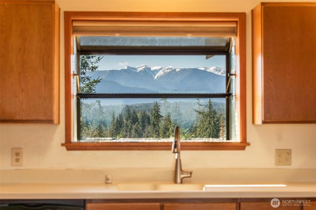 997 Old Olympic Highway, Port Angeles, WA 98362