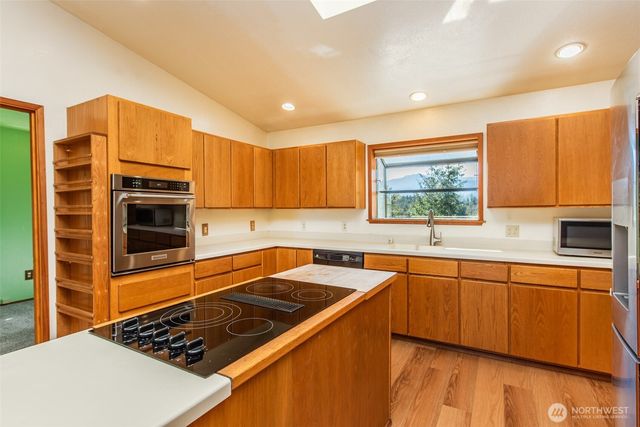 997 Old Olympic Highway, Port Angeles, WA 98362