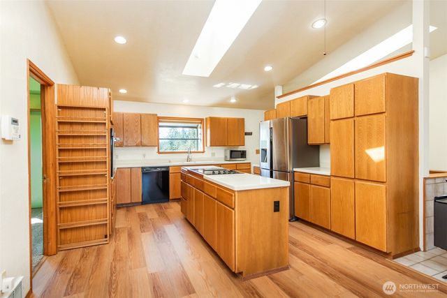 997 Old Olympic Highway, Port Angeles, WA 98362