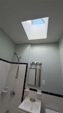 9716 Metropolitan Avenue 2F, Forest Hills, NY 11375