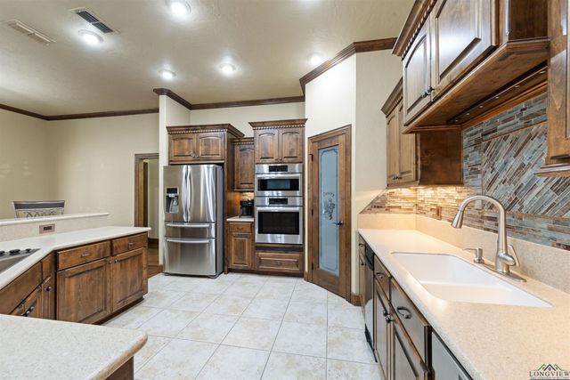 260 Lake Estates Trail, Longview, TX 75605