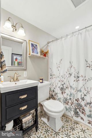211 COMRIE DR, Villanova, PA 19085