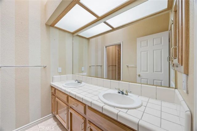 8706 Dalby Court, Bakersfield, CA 93313