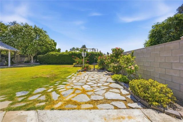 8706 Dalby Court, Bakersfield, CA 93313